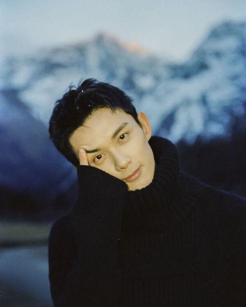 男明星胶片写真,探寻男明星胶片写真中的经典瞬间