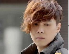 自然卷的男明星,诠释不羁风度，演绎时尚态度