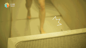 被逼吃瓜动图,动图里的尴尬与欢乐